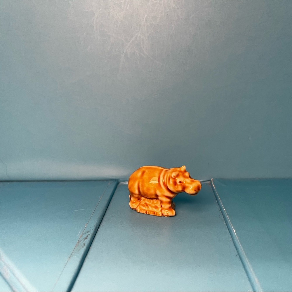 Wade Whimsies - Red Rose Tea - Hippo